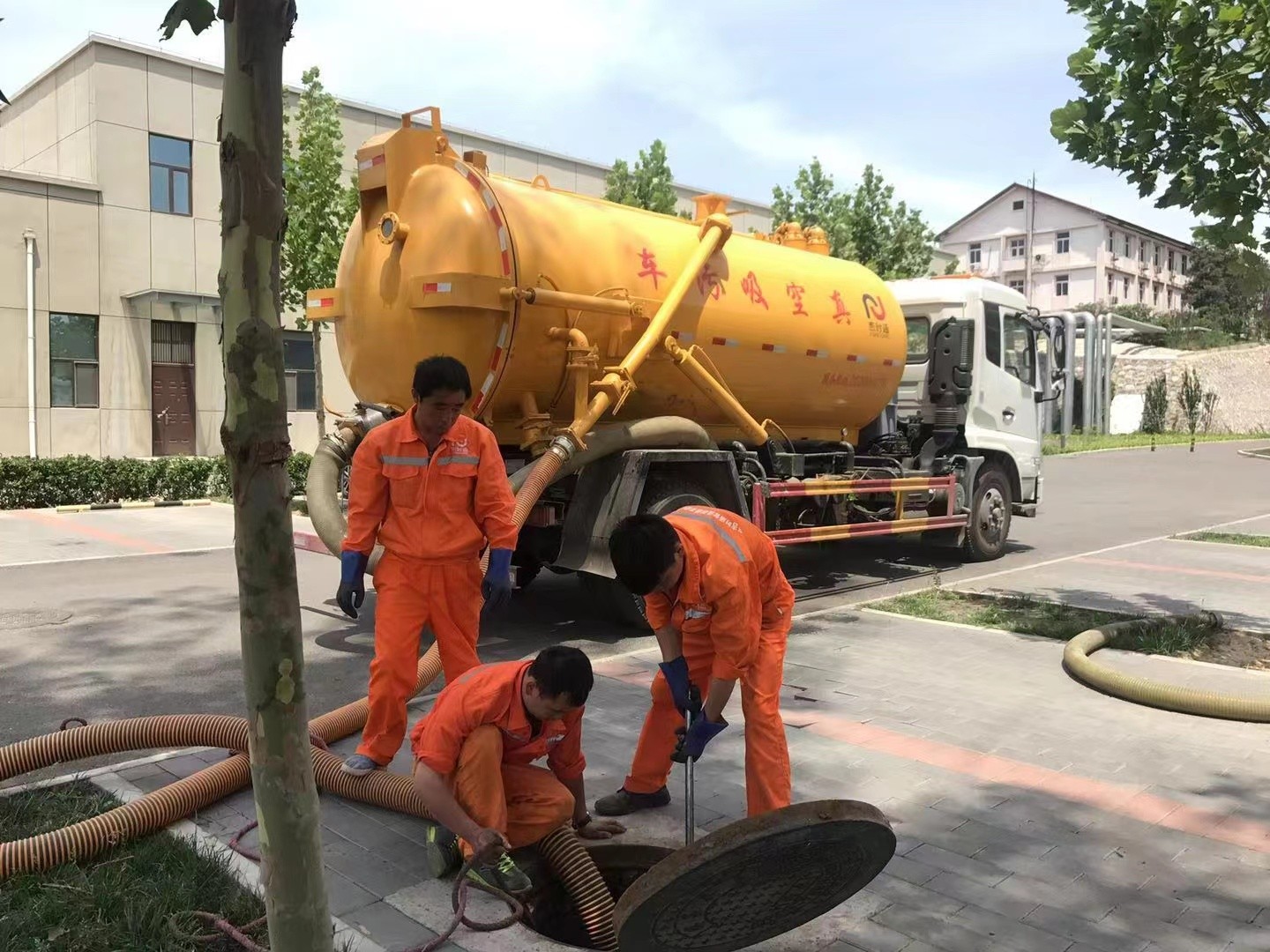 越城化粪池清理与5-8吨吸粪车施工效率分析